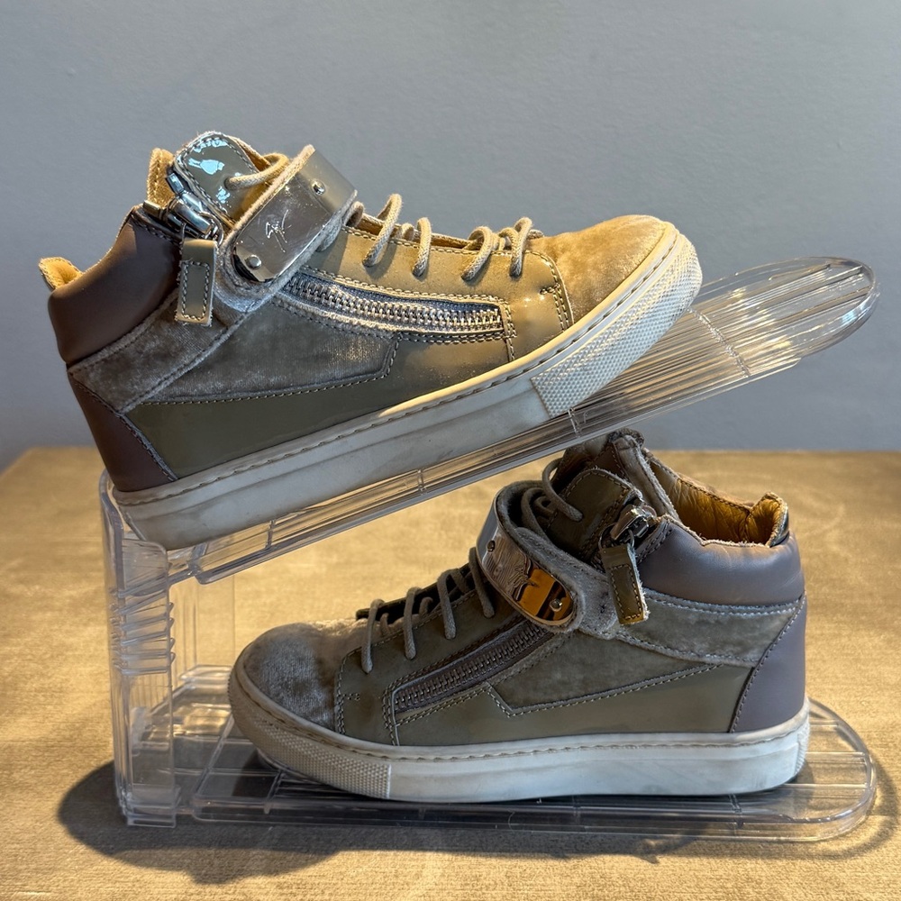 Stylish Kids High-Top Sneakers - Brown size 30